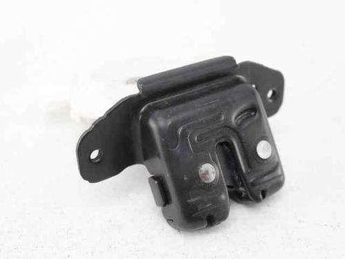 Bagklap lås Bagklap lås TOYOTA YARIS (_P13_) 1.3 (NSP130_, NSP130) (99 hp) 36941351 36941351
