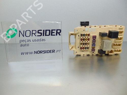 Used Fuse box TOYOTA YARIS VERSO (_P2_) 1.3 (NCP20_, NCP22_, NCP20R, NCP22R) (86 hp) 19189529