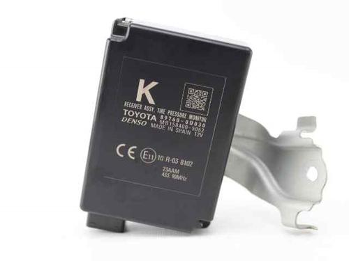 Used Electronic module TOYOTA YARIS (_P13_) 1.0 (KSP130_, KSP130) (69 hp) 25208127