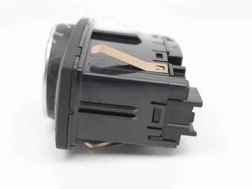 Headlight switch FORD FOCUS III  | BP19221706I24 