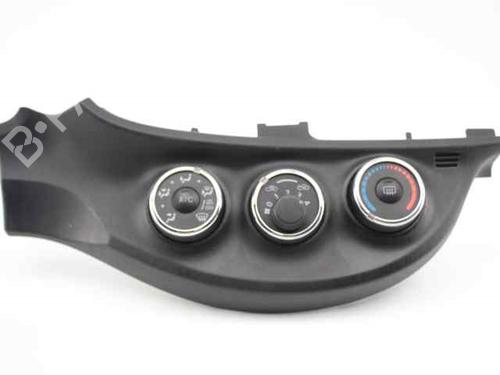 Used Climate control TOYOTA YARIS (_P13_) 1.0 (KSP130_, KSP130) (69 hp) 19235983