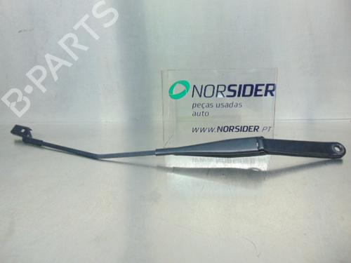 Used Front windshield wiper arm FORD FIESTA VI (CB1, CCN) [2008-2017]  19192543