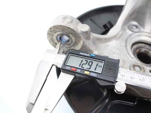 Left front steering knuckle VW PASSAT B6 (3C2) 1.6 TDI | BP21200417M25 