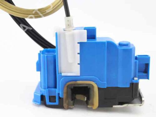 Fechadura trás esquerda Fechadura trás esquerda FIAT 500L (351_, 352_) 1.6 D Multijet (199LYD1B) (105 hp) 33059951 33059951