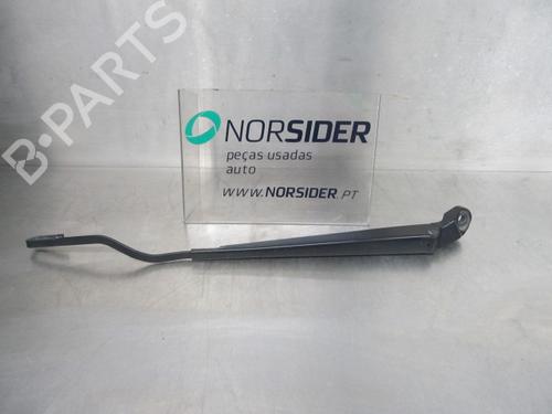 Used Front windshield wiper arm CITROËN XSARA (N1) 2.0 HDi 90 (90 hp) 19192396