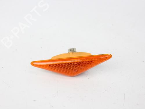Venstre indikator FORD FOCUS I (DAW, DBW) 2.0 16V (131 hp) 19204553