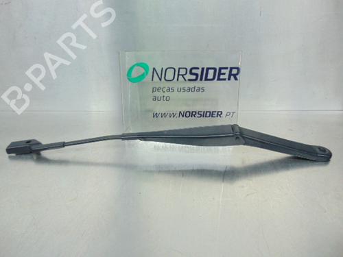 Used Front windshield wiper arm FORD FIESTA VI (CB1, CCN) [2008-2017]  19192542