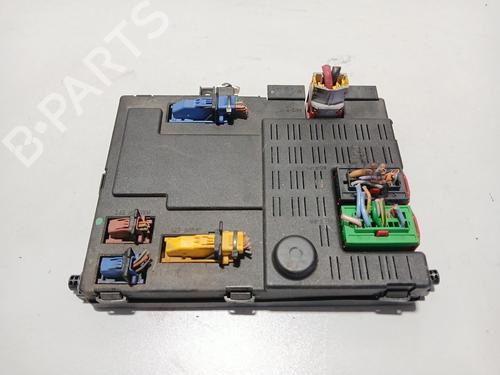 Used Fuse box Fuse box CITROËN XSARA (N1) 2.0 HDi 90 (90 hp) 40127387 40127387