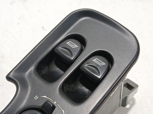 Interrupteur de vitre avant gauche ALFA ROMEO 147 (937_) 1.9 JTD (937.AXF1A, 937.BXF1A) | BP30900654I27