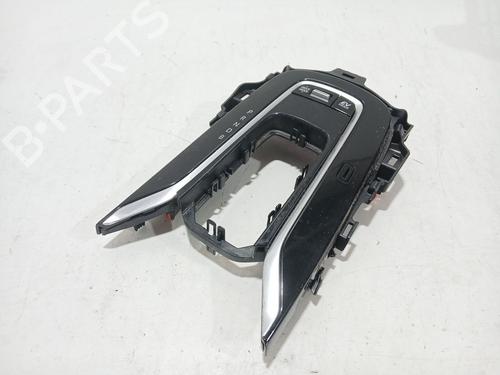 Interruttore Interruttore TOYOTA COROLLA Hatchback (_E21_, _EA1_, _EH1_) 1.8 VVTi Hybrid (ZWE219) (140 hp) 34152508 34152508