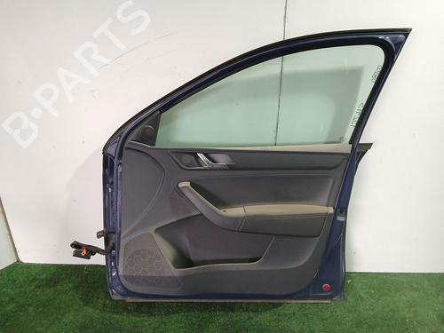 Right front door SKODA RAPID Spaceback (NH1)  | BP30052693C3