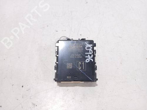 Used Electronic module Electronic module TOYOTA COROLLA Saloon (_E21_) 1.8 VVTi Hybrid (ZWE211, MZEA12) (98 hp) 33272372 33272372