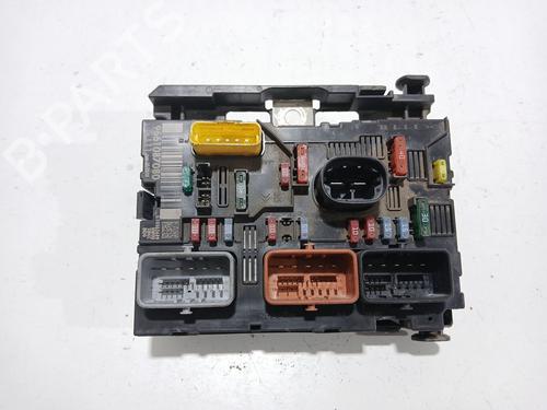 Used Fuse box PEUGEOT 307 Break (3E) [2002-2009]  31066818