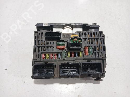 Used Fuse box Fuse box PEUGEOT 407 (6D_) 2.0 HDi 135 (6DRHRH, 6DRHRE, 6DRHRG, 6DRHRJ) (136 hp) 32670665 32670665