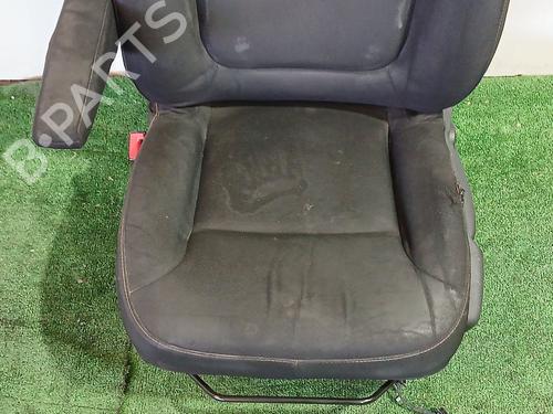 Left front seat RENAULT TRAFIC III Platform/Chassis (EG_) 1.6 dCi 120 (EGMB) | BP29147348C15