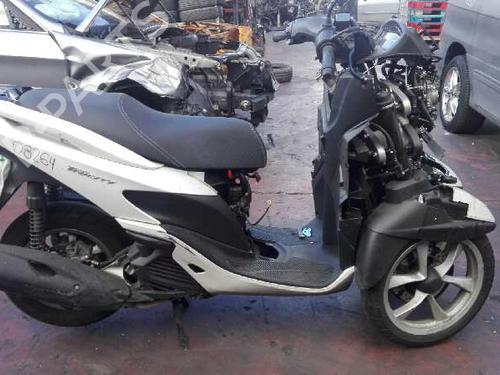 Right front indicator YAMAHA MOTORCYCLES TRICITY Tricity 125 (SEC2, SEK1, SEL4) | BP24669944C33