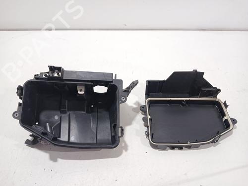 Used Fuse box Fuse box 39399564 39399564