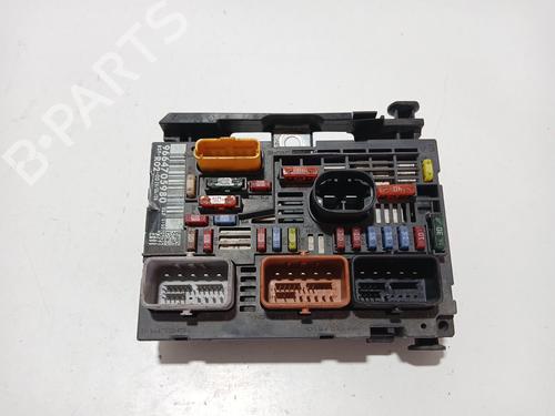 Used Fuse box PEUGEOT 407 SW (6E_, 6D_) 1.8 16V (125 hp) 28582066