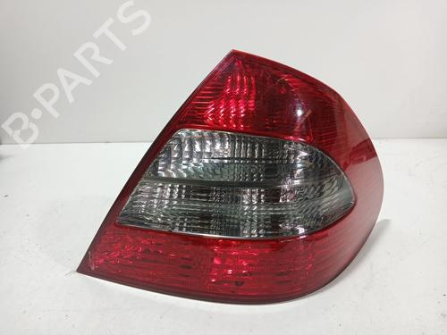 Used Right taillight MERCEDES-BENZ E-CLASS (W211) E 220 CDI (211.008) (170 hp) 32773638