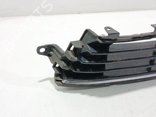 Grille TOYOTA AURIS (_E18_) 1.8 Hybrid (ZWE186_, ZWE186R) | BP30727867C40