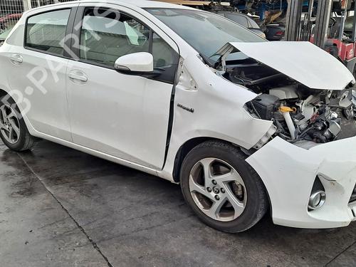 Front left lock TOYOTA YARIS (_P13_) 1.5 Hybrid (NHP130_, NHP130) | BP9393486C98 