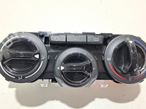 Climate control PEUGEOT 208 I (CA_, CC_) 1.2 VTI 82 | BP8923428I5 