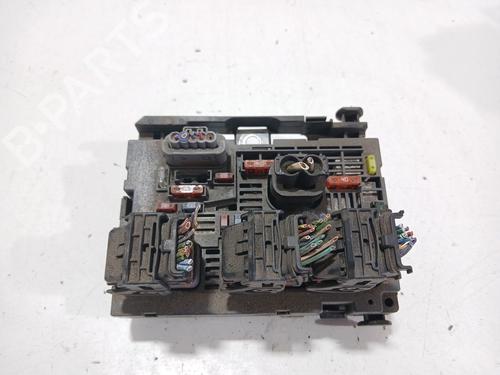 Used Fuse box Fuse box 38759879 38759879