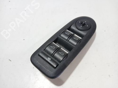 Pulsantiera anteriore sinistra Pulsantiera anteriore sinistra FORD KUGA I 2.0 TDCi 4x4 (136 hp) 35945317 35945317