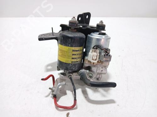 Used Switch Switch TOYOTA YARIS (_P13_) 1.5 Hybrid (NHP130_, NHP130) (101 hp) 33117353 33117353