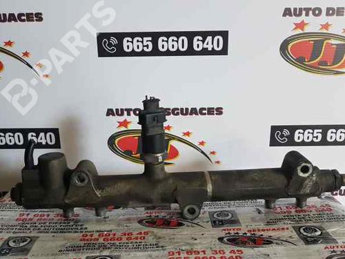 Used Injection rail CHRYSLER VOYAGER / GRAND VOYAGER IV (RG) 2.5 CRD (143 hp) 5651289