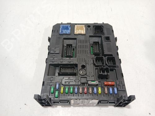 Caja reles / fusibles Caja reles / fusibles 38774815 38774815