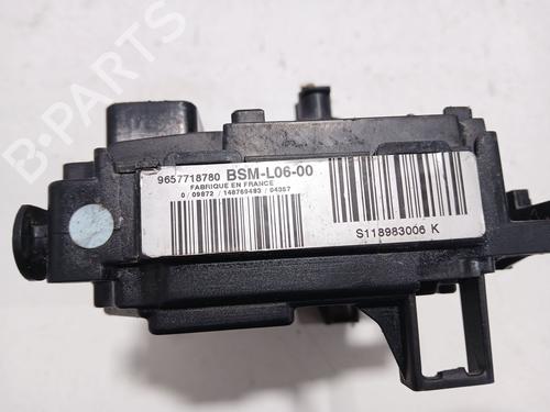 Fuse box CITROËN C4 I (LC_) 1.6 HDi | BP32673241E1 - Image 2