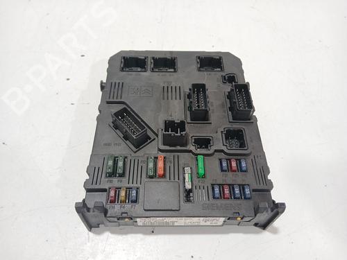 Used Fuse box Fuse box 38754960 38754960