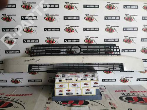 Grille VW TRANSPORTER T4 Van (70A, 70H, 7DA, 7DH) 2.4 D | BP5135597C40 