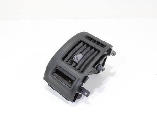 air-vent-toyota-prius-plus-_w4_-5566147190-5568647060-2011-13321024 main image