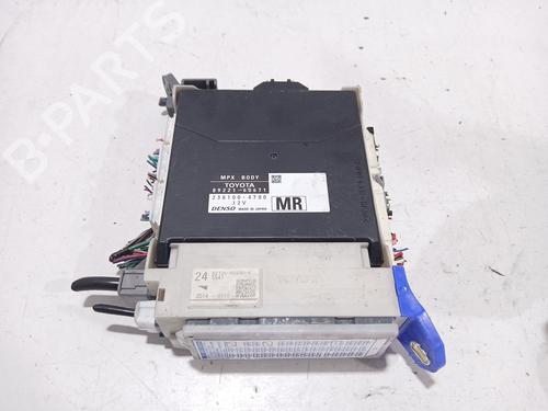 Used Fuse box Fuse box 38774823 38774823