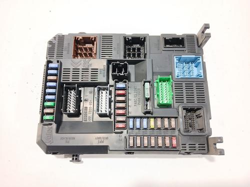 Used Fuse box CITROËN C4 CACTUS 1.6 BlueHDi 100 (99 hp) 30625057