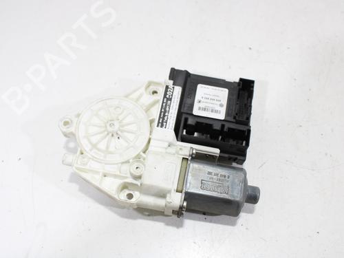 Used Right front window motor AUDI A3 (8P1) 2.0 TDI 16V (140 hp) 17608115