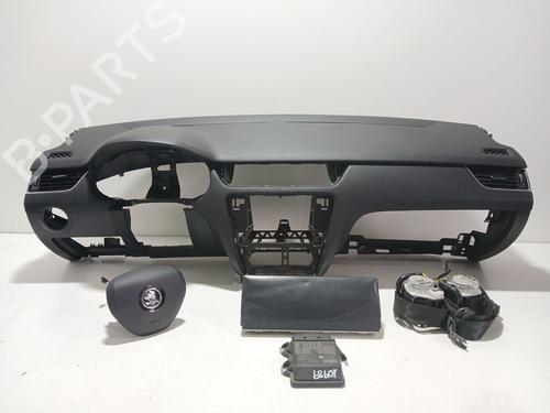 Used Airbag Kit Airbag Kit SKODA OCTAVIA III Combi (5E5, 5E6) 2.0 TDI (150 hp) 32988138 32988138