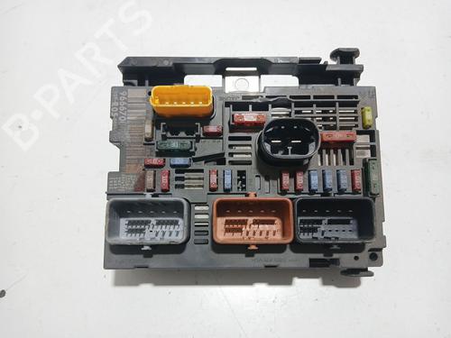 Used Fuse box PEUGEOT 308 SW I (4E_, 4H_) 1.6 HDi (109 hp) 29609861