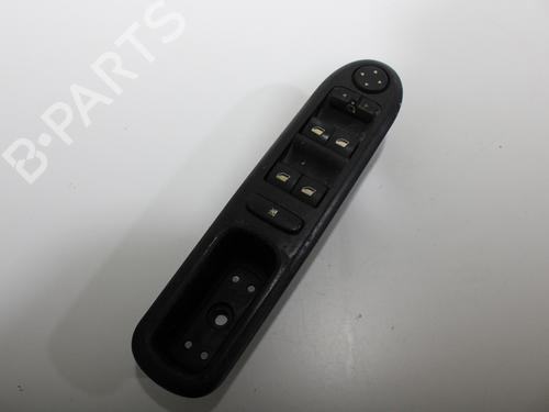 Used Left front window switch PEUGEOT 407 (6D_) 2.0 HDi 135 (6DRHRH, 6DRHRE, 6DRHRG, 6DRHRJ) (136 hp) 12537096