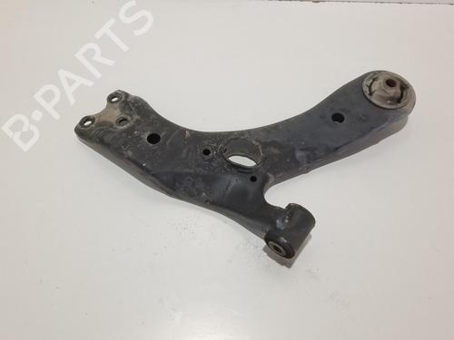 Used Right front suspension arm TOYOTA AURIS (_E18_) 1.8 Hybrid (ZWE186_, ZWE186R) (136 hp) 10412270
