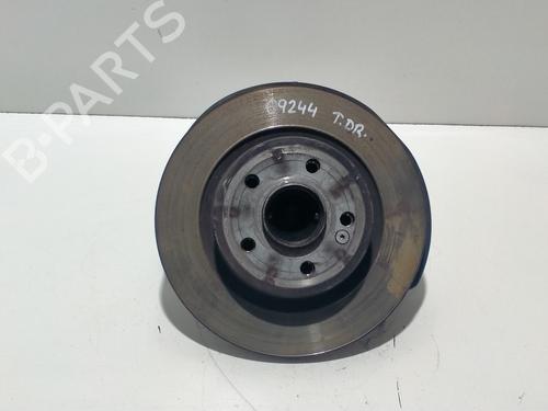 Used Right rear steering knuckle MERCEDES-BENZ CLA Shooting Brake (X118) CLA 220 d (118.614) (190 hp) 12555102