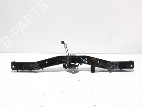 Used Crossmember TOYOTA AURIS (_E18_) 1.8 Hybrid (ZWE186_, ZWE186R) (136 hp) 21492937
