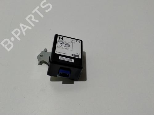 Used Electronic module TOYOTA YARIS (_P13_) 1.5 Hybrid (NHP130_, NHP130) (101 hp) 9393489