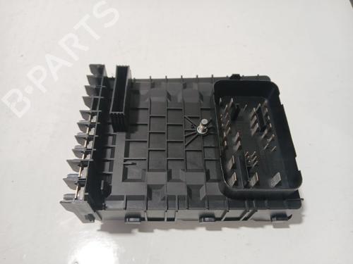 Fuse box VW GOLF VI (5K1) 1.6 TDI | BP32264385E1