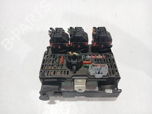 Used Fuse box Fuse box 38759874 38759874