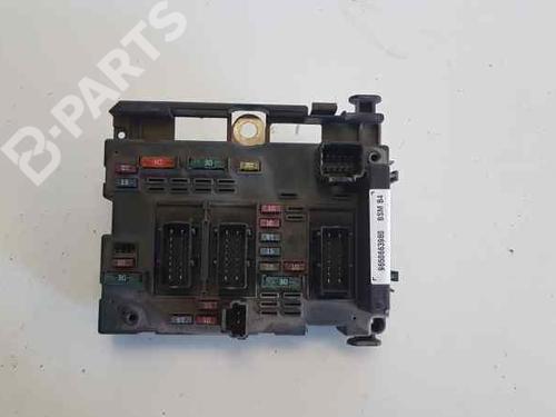 Used Fuse box PEUGEOT 307 CC (3B) 2.0 16V (136 hp) 5626453
