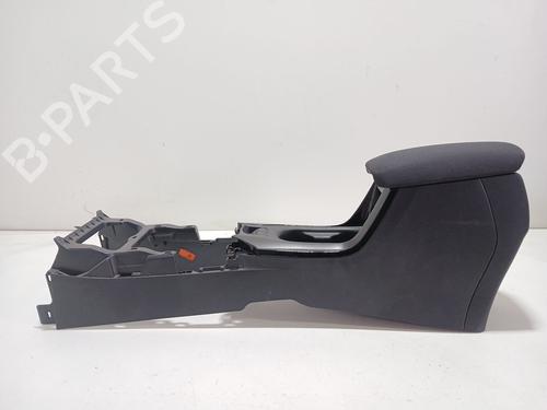 Used Armrest / Center console Armrest / Center console TOYOTA COROLLA Saloon (_E21_) 1.8 VVTi Hybrid (ZWE211, MZEA12) (98 hp) 33963284 33963284