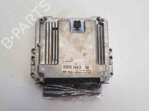 Used Engine control unit (ECU) HYUNDAI i40 I (VF) [2012-2019]  31814506